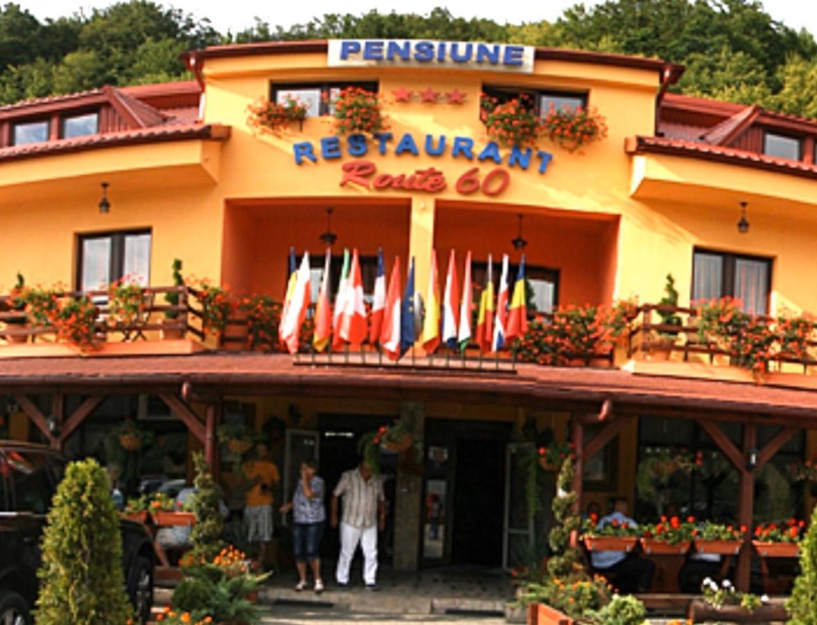 Pensiune Restaurant Route60 Ciucea Екстериор снимка
