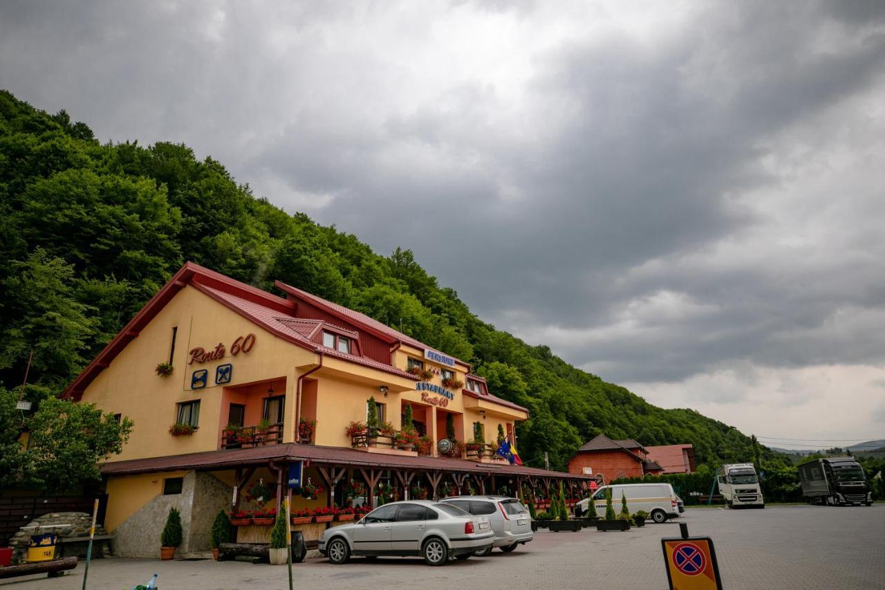 Pensiune Restaurant Route60 Ciucea Екстериор снимка