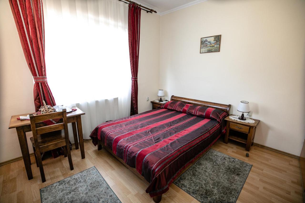 Pensiune Restaurant Route60 Ciucea Екстериор снимка