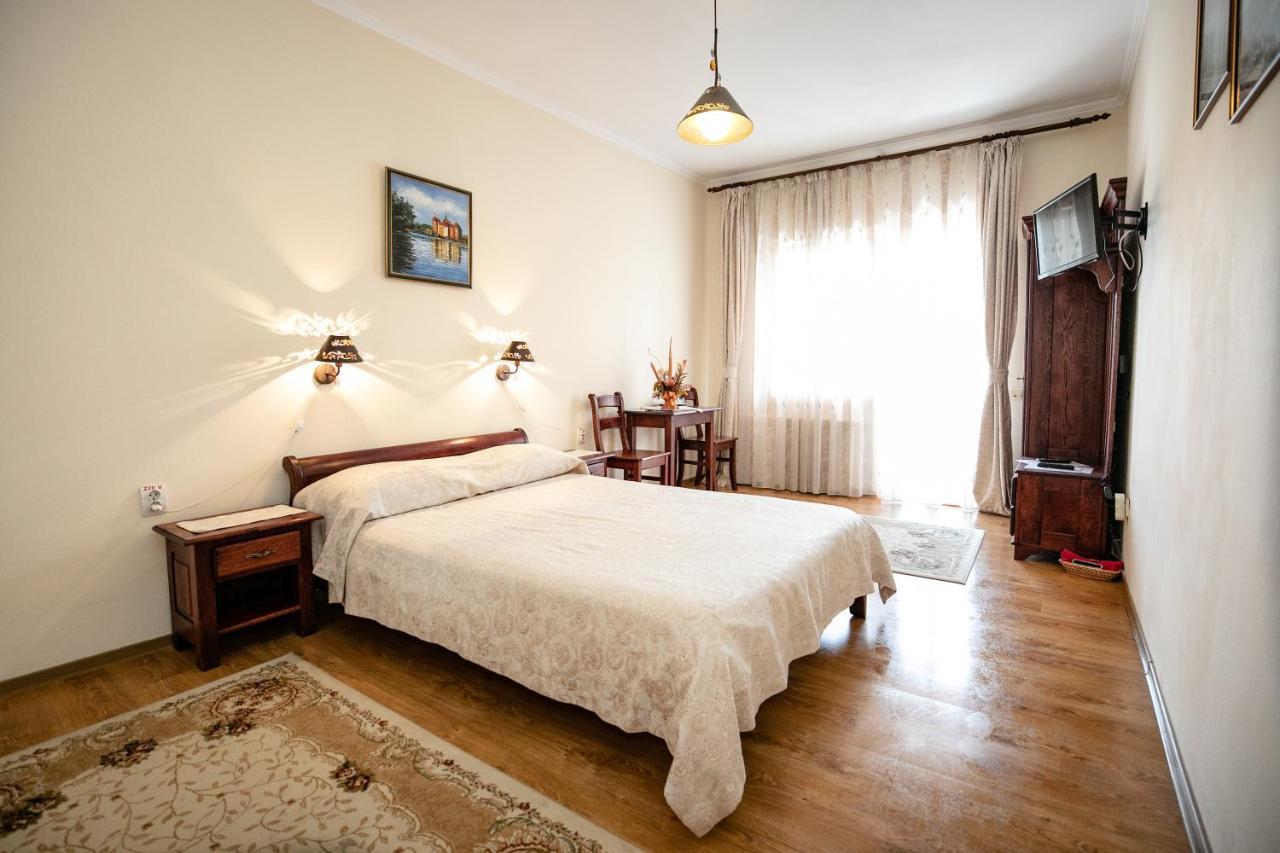 Pensiune Restaurant Route60 Ciucea Екстериор снимка